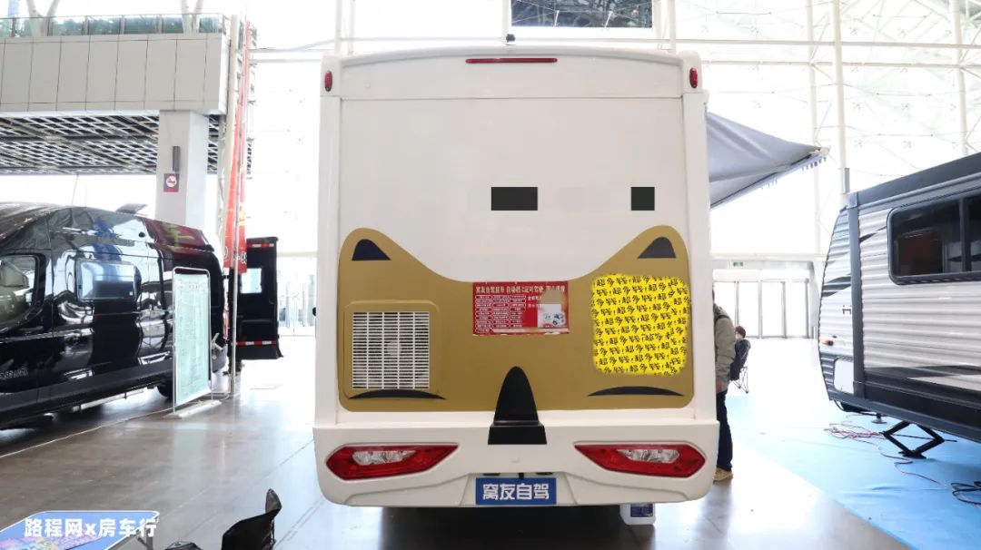 5.27上海房车展：大水大电还有超大冰箱，窝友自驾新款C型房车配置超丰富，等你来看！