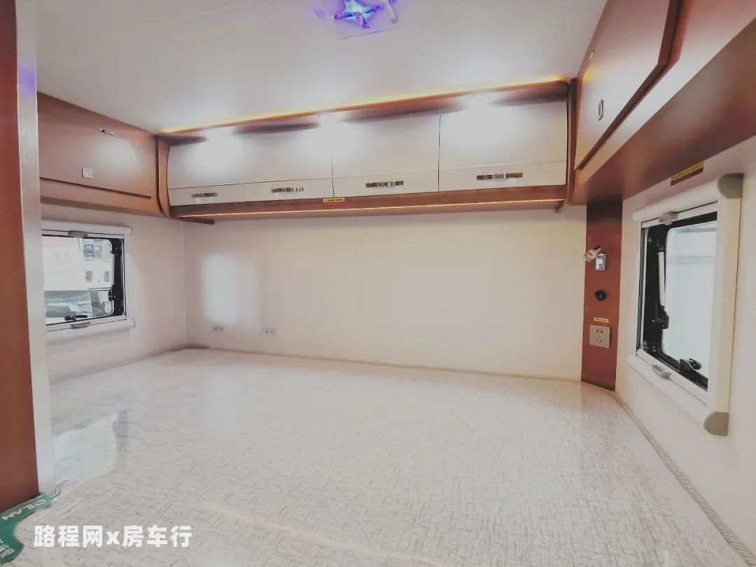 5.27上海房车展：大水大电大空间，科发北极熊H500房车36.98W