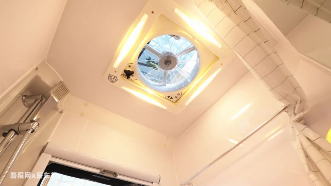 5.27上海房车展：大水大电大空间，科发北极熊H500房车36.98W