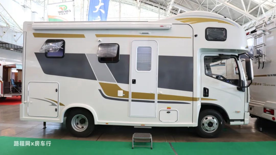 5.27上海房车展：大水大电大空间，科发北极熊H500房车36.98W