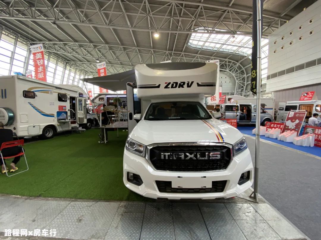 9.24上海房车展：中道皮卡房车自带露台？还有内外两用的厨房？