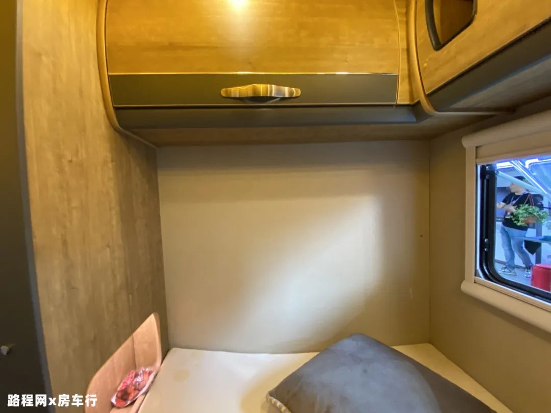 9.24上海房车展：中道皮卡房车自带露台？还有内外两用的厨房？