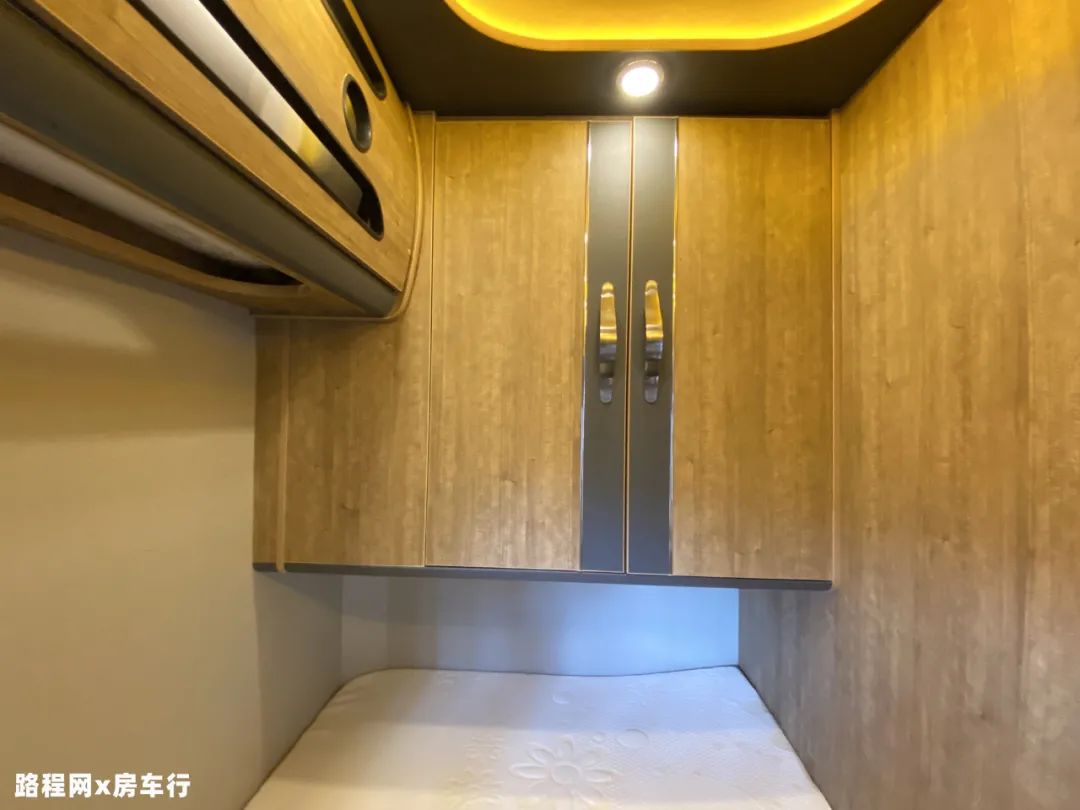 9.24上海房车展：中道皮卡房车自带露台？还有内外两用的厨房？