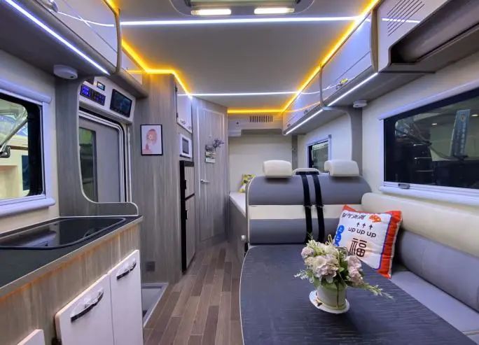 9.24上海房车展：爱旅途房车718团购会，厂家抄底直销！