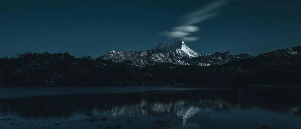稻城亚丁，一个人的一生必去的地方，每一处都是令人流连往返的风景