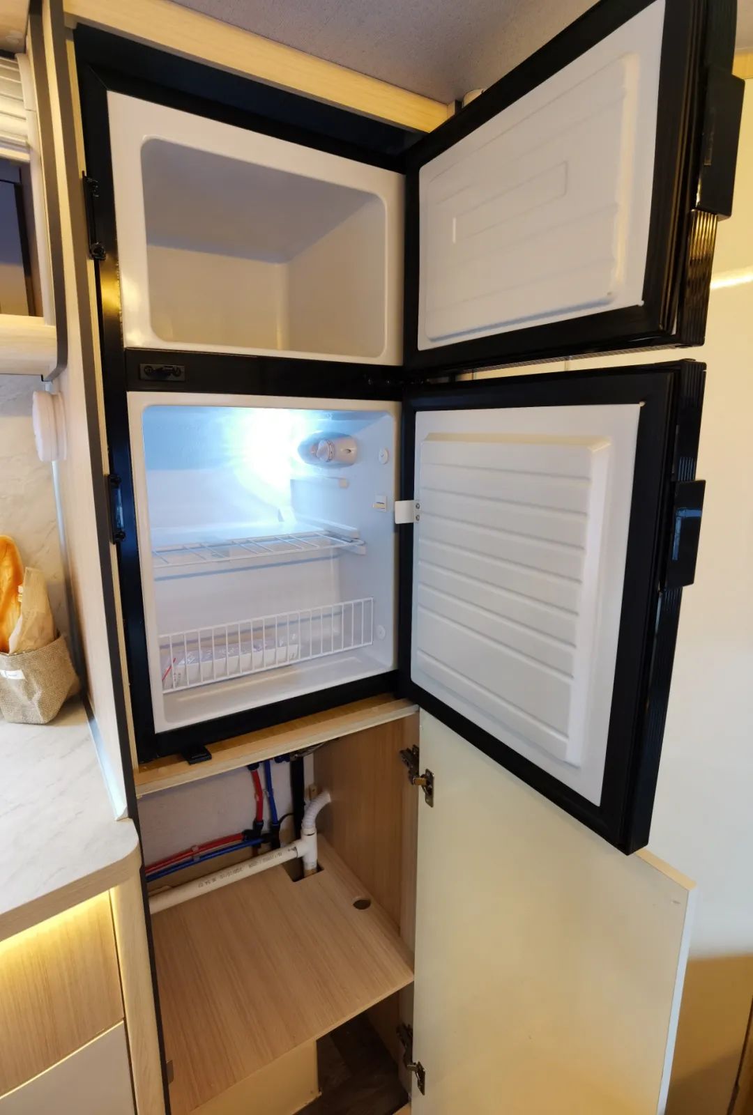 9.24上海房车展：卓越X1新车上市！C型升顶国内少见，带小二楼床铺超大！一家四口的性价比之选！