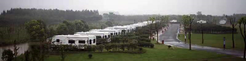 燃情8月，超低价的崇明房车住宿体验来了-明珠湖天鹅苑