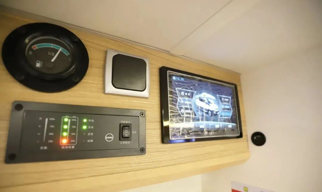 9.24上海房车展：时尚、小巧的宇通新款C520房车，高颜值谁不爱？