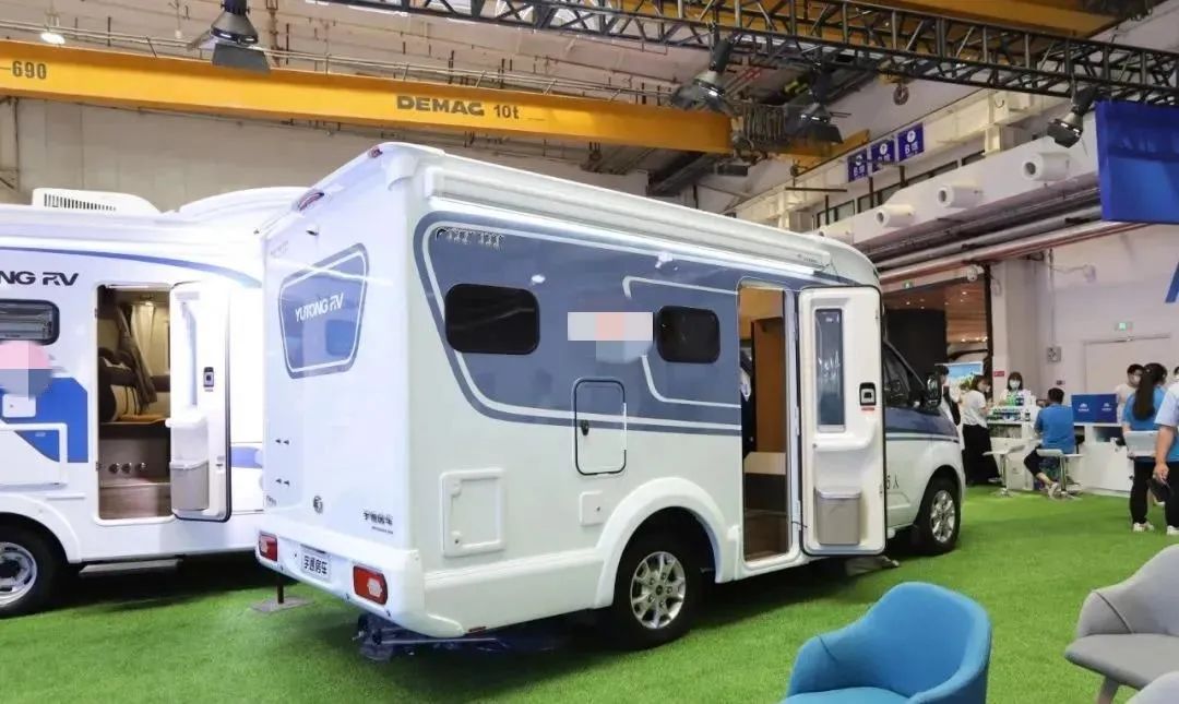 9.24上海房车展：时尚、小巧的宇通新款C520房车，高颜值谁不爱？