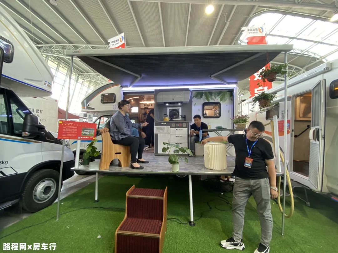 9.24上海房车展：依维柯底盘还带超大阳台，中道依维柯C型房车，售价55W起