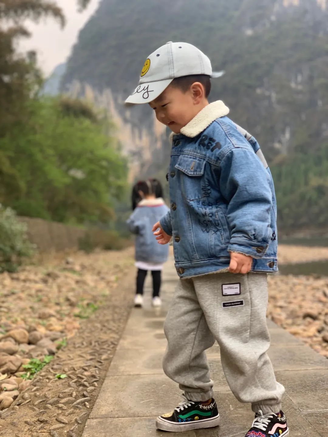房车/旅行达人小马哥：行过万里路，更读万卷书！