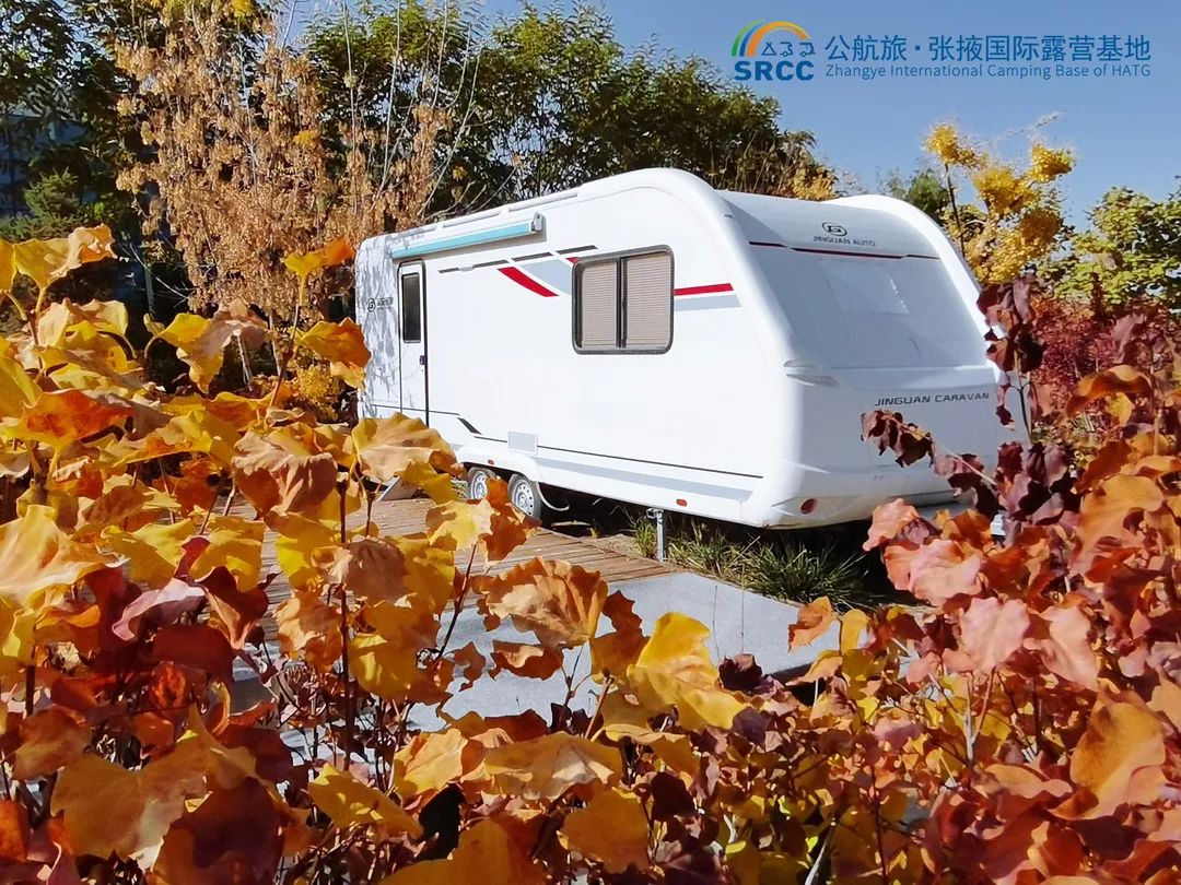 是想在高耸入云的森林中纳凉？还是在一碧万顷的草原上疾驰？这些地方都能满足——优质房车露营地精选合集(5)