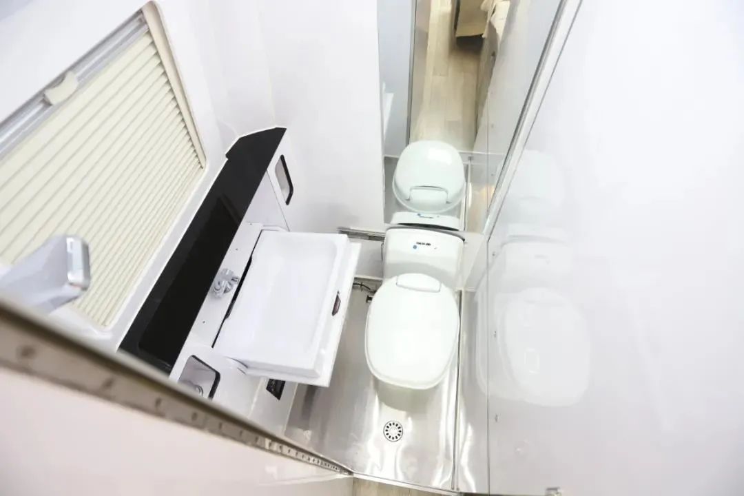 飞翔依维柯B型房车全新下线，亮点多配置全，快来一睹为快！