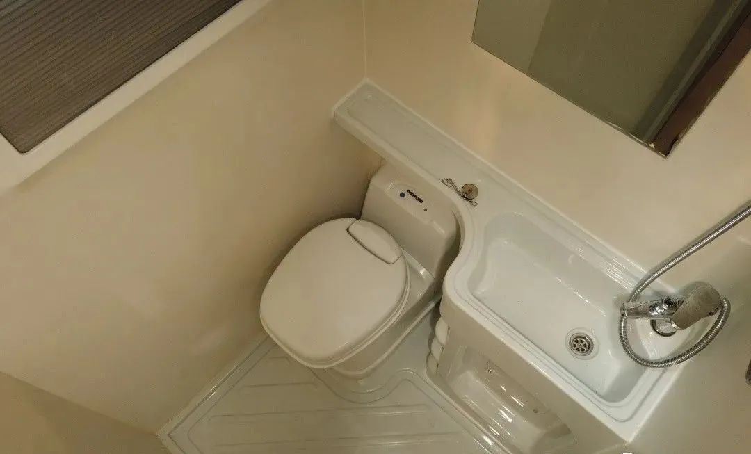 子母床+L型卡座沙发，秦帝追风T型房车带你尽享惬意旅居生活