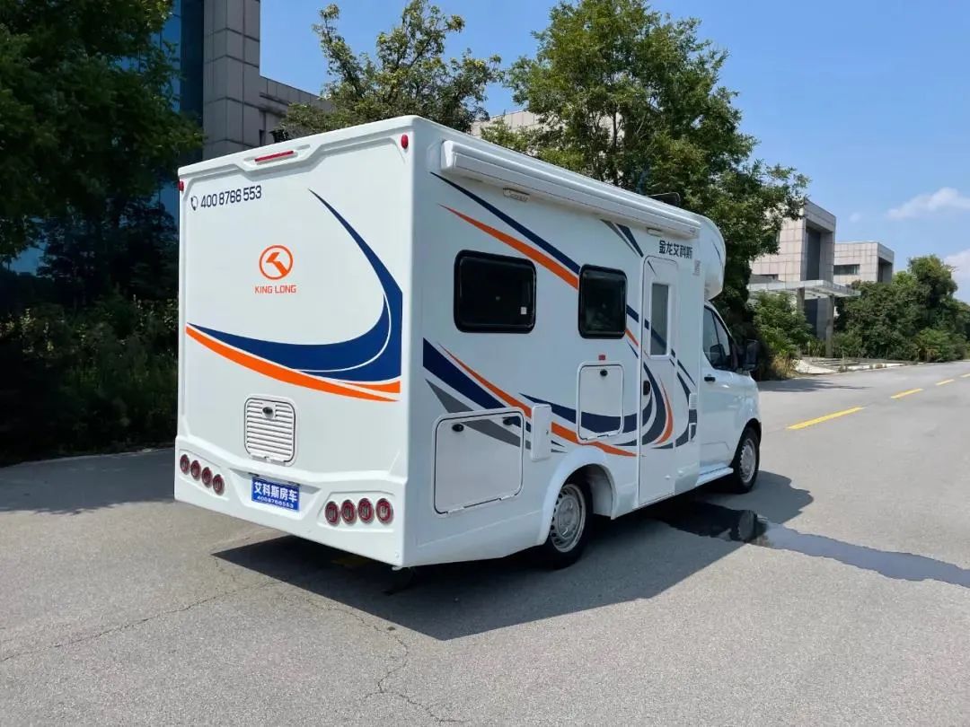 子弹头造型，车高不到两米七，金龙艾科斯福特V362 T型房车