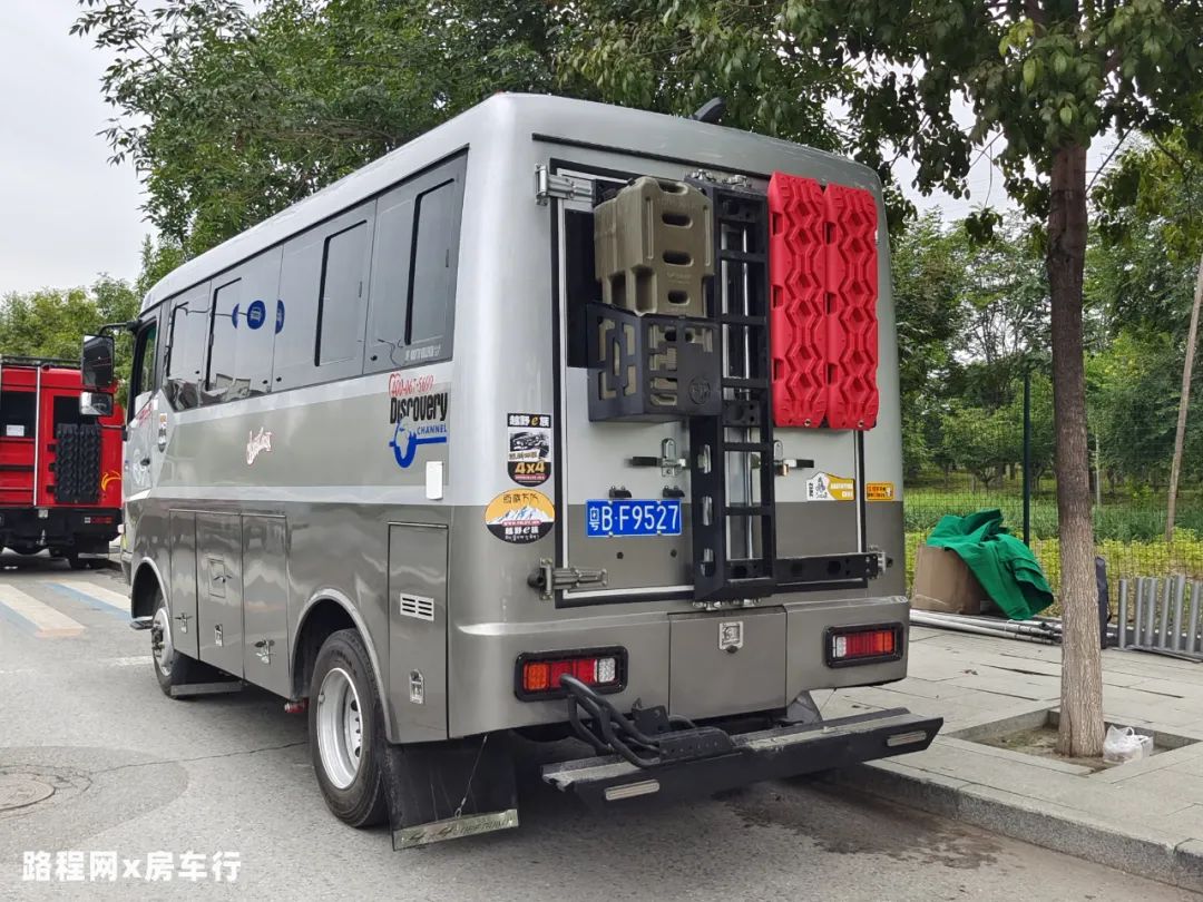 10.29南昌房车展：国产四驱，豪横外形，东风挑战者四驱越野房车，试问谁不爱？