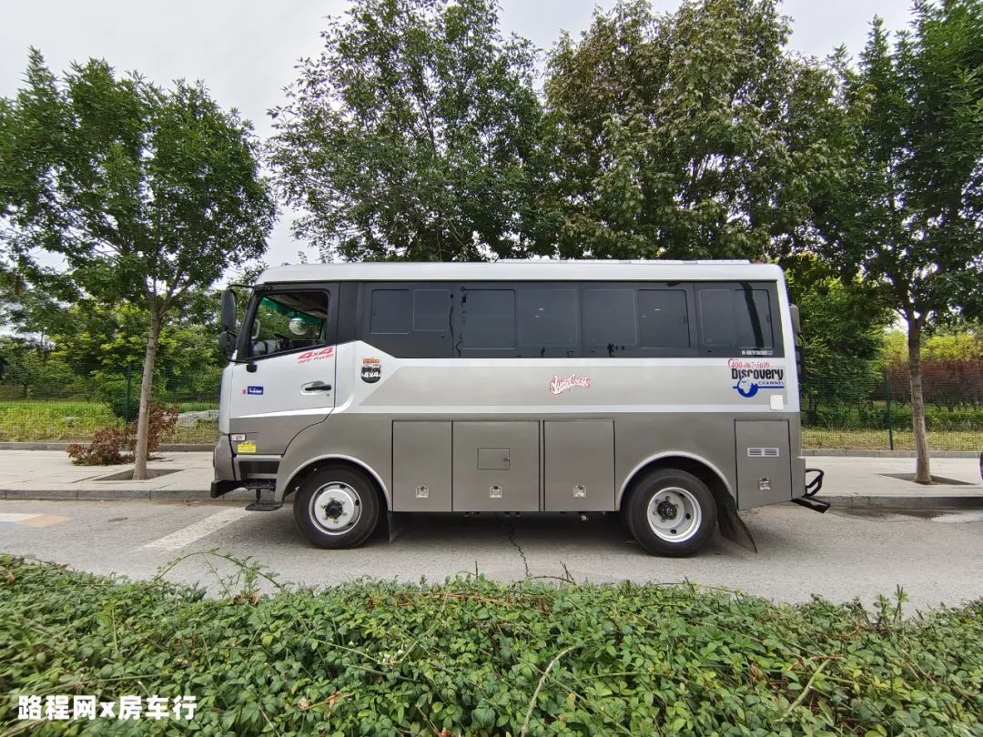 10.29南昌房车展：国产四驱，豪横外形，东风挑战者四驱越野房车，试问谁不爱？