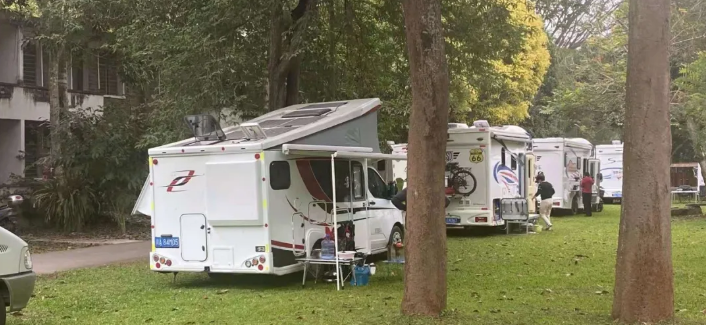 疫情下防护无忧,十余款全天候升降顶房车,进地库过限高大空间配置齐旅居全保障 疫情下防护无忧,十余款全天候升降顶房车,进地库过限高大空间配置齐旅居全保障