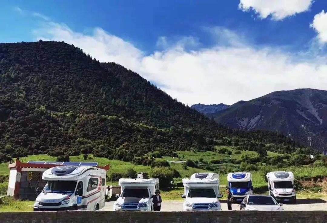 疫情下防护无忧,十余款全天候升降顶房车,进地库过限高大空间配置齐旅居全保障 疫情下防护无忧,十余款全天候升降顶房车,进地库过限高大空间配置齐旅居全保障