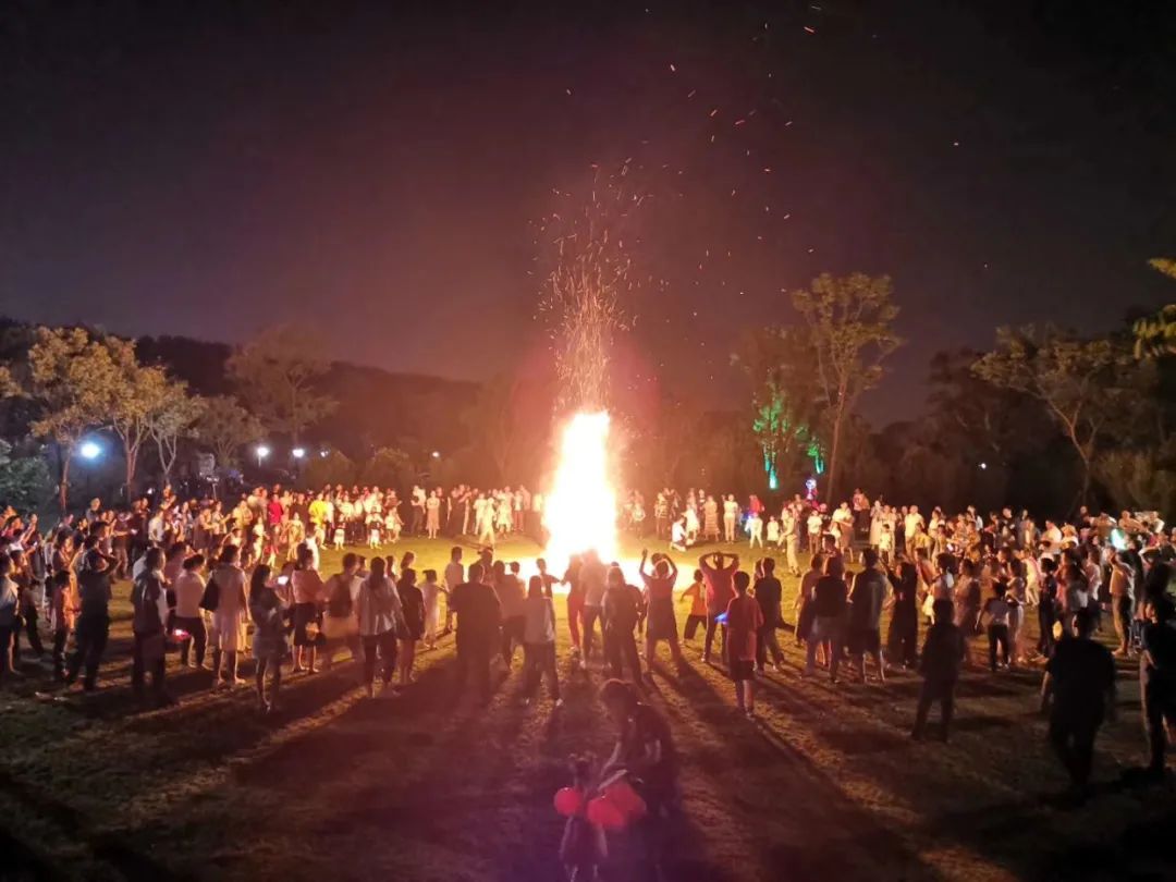 【露营地推荐】在途居南通开沙岛露营地举办一场年会，篝火前载歌载舞我最摇摆~
