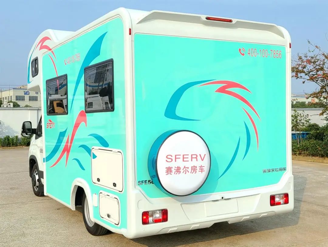 新款大通V90C型无拓展房车，把生活过成诗，享受其乐融融的房车旅行！