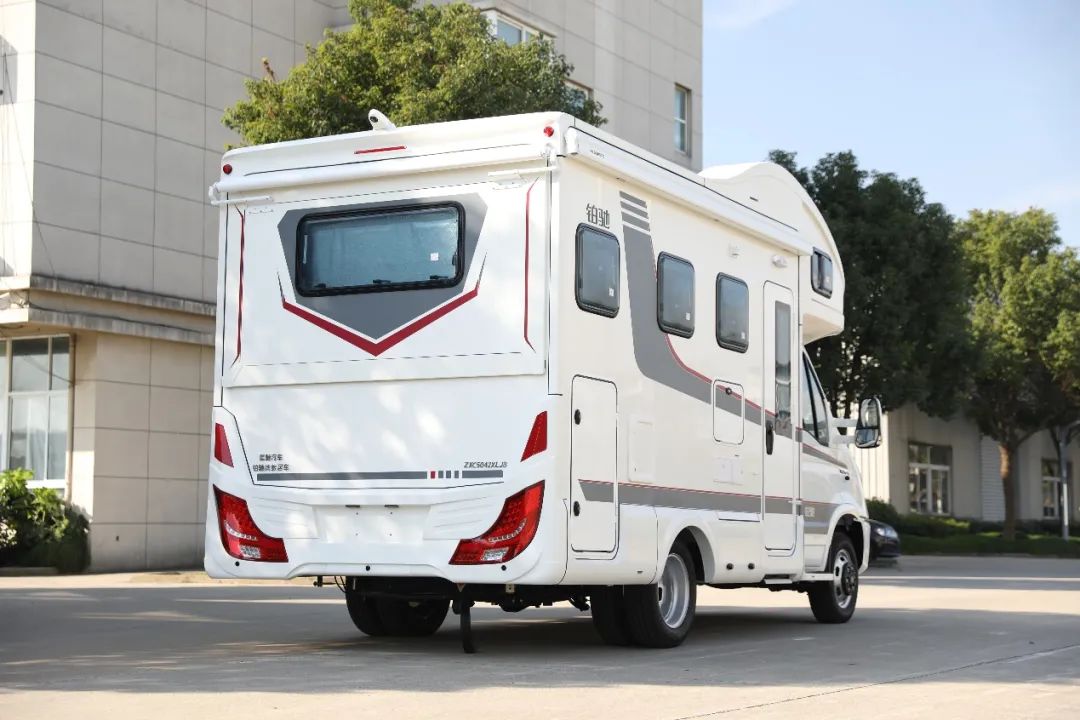 铂驰旅行家双拓展房车，定制高端房车生活