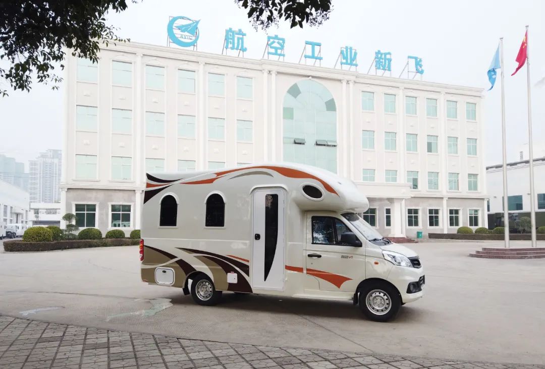 1月8南京房车展：10W级车型盘点-宝~别再说房车贵了，这十款自行式房车真的超值！