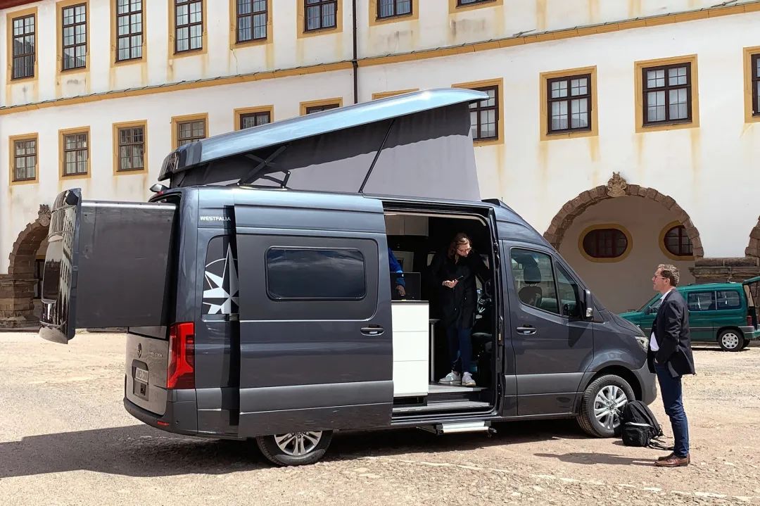 1.8南京房车展：欧洲出品，可升顶、可拓展的B型房车——Westfalia James Cook