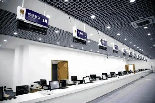 最近公路拖挂火了，关于拖挂房车上牌、上路、高速收费等问题，这些你应该知道！