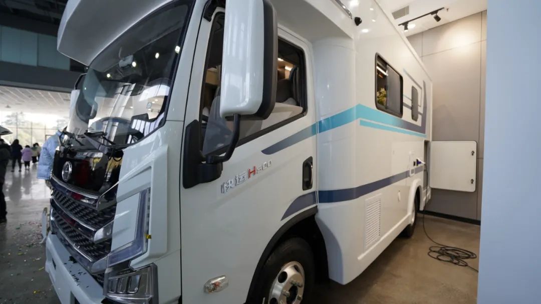 拓锐斯特首款轻卡房车上市，全新储物、除噪设计，纵享品质旅居生活