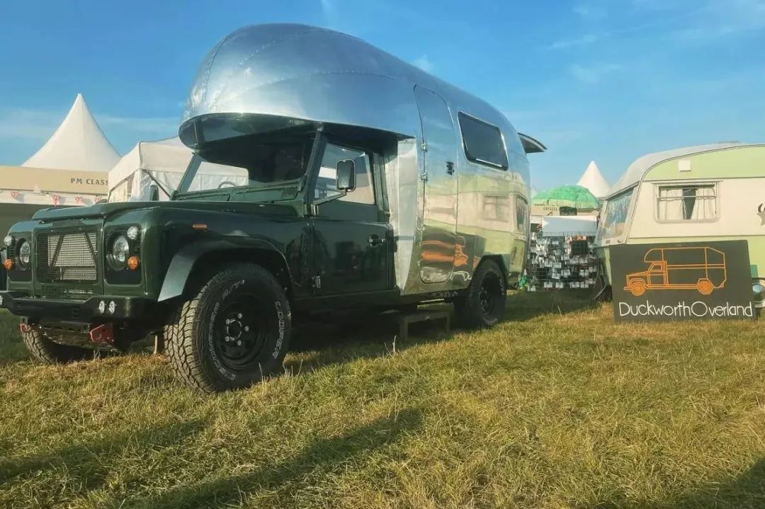 国外大神改装铝制露营车，外观拉风，大体积高配置